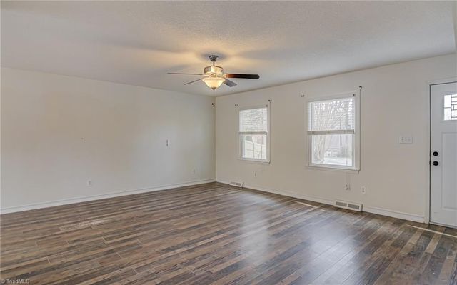 2057 Claxton SW Drive, Winston-salem, NC 27127