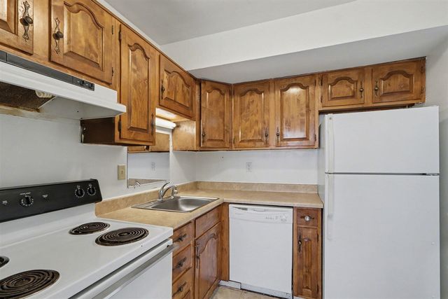 3632 Kenbrooke Court, Kalamazoo, MI 49006