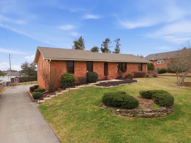 668 Cromwell Way, Lexington, KY 40503