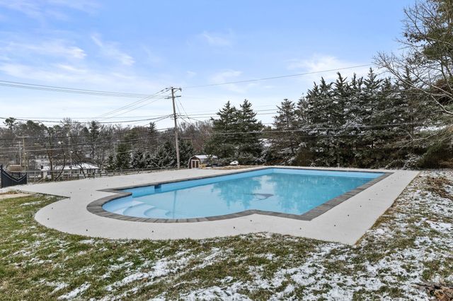 668 Cromwell Way, Lexington, KY 40503