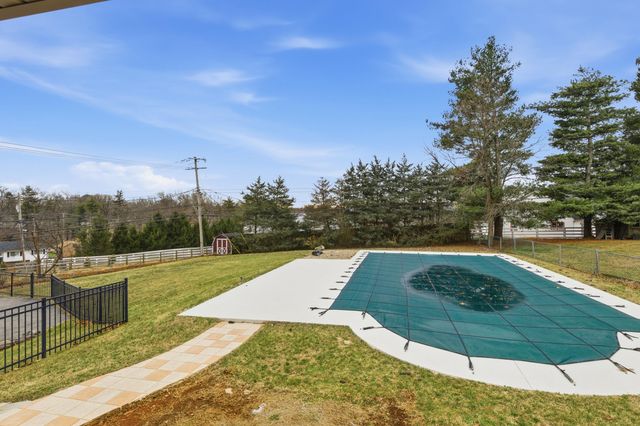 668 Cromwell Way, Lexington, KY 40503