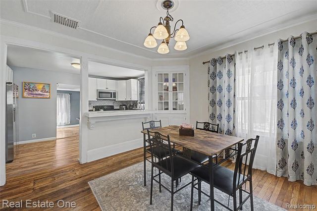 27901 Long Street, Livonia, MI 48152