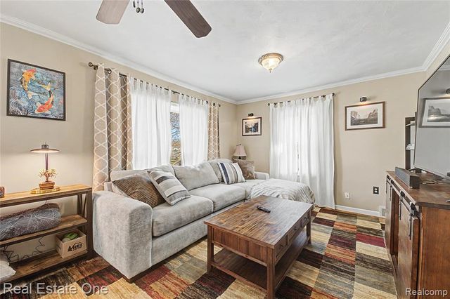 27901 Long Street, Livonia, MI 48152