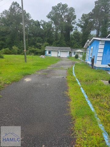 1305 4th Street Ext, Jesup, GA 31545