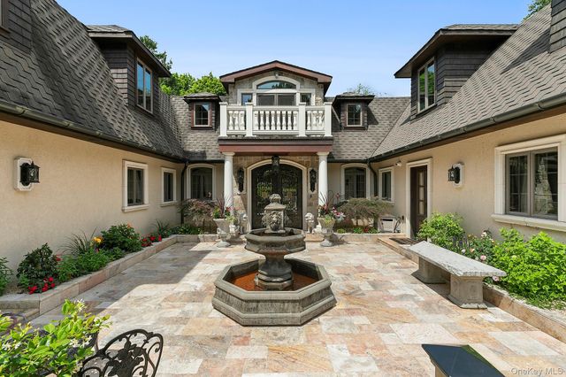 91 Crescent Beach Road, Glen Cove, NY 11542