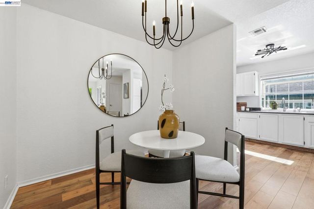 515 Canyon Oaks Dr F, Oakland, CA 94605