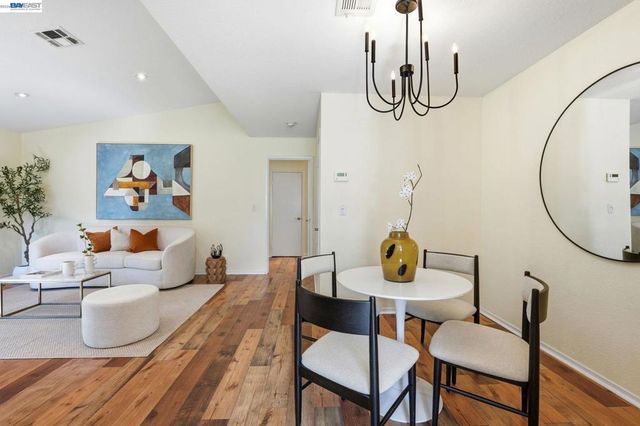 515 Canyon Oaks Dr F, Oakland, CA 94605