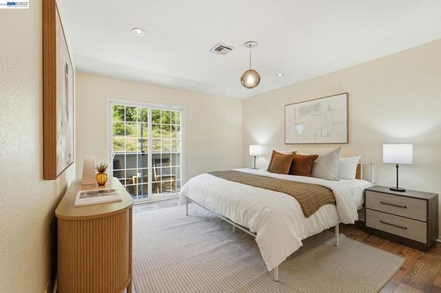 515 Canyon Oaks Dr F, Oakland, CA 94605