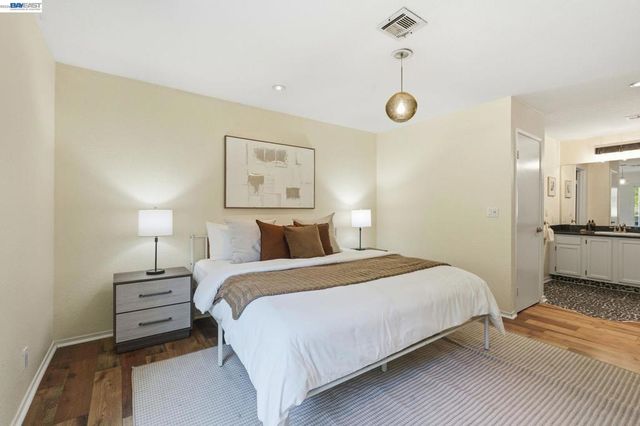 515 Canyon Oaks Dr F, Oakland, CA 94605