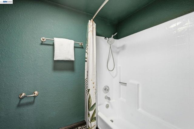 515 Canyon Oaks Dr F, Oakland, CA 94605