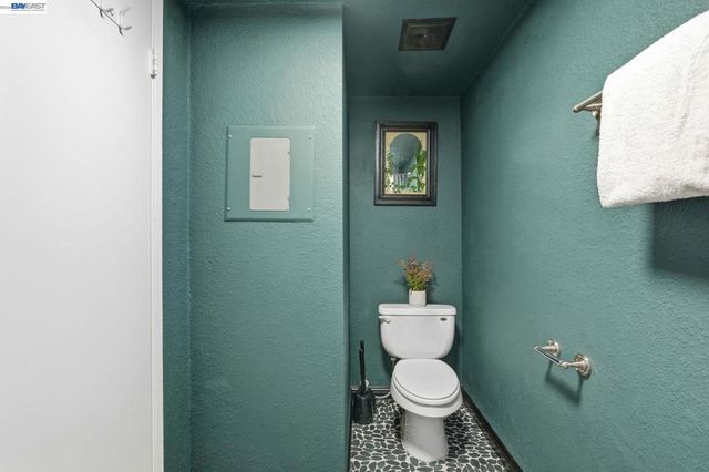 515 Canyon Oaks Dr F, Oakland, CA 94605