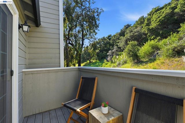 515 Canyon Oaks Dr F, Oakland, CA 94605