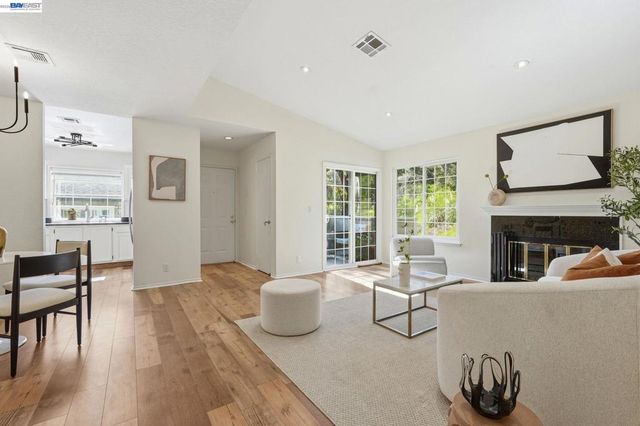 515 Canyon Oaks Dr F, Oakland, CA 94605