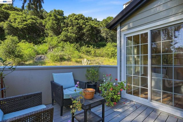 515 Canyon Oaks Dr F, Oakland, CA 94605