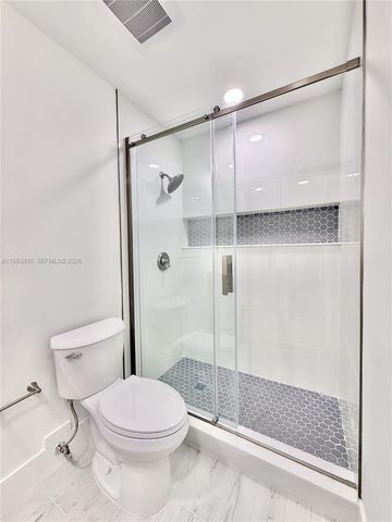 404 Sandtree Dr, Palm Beach Gardens, FL 33403