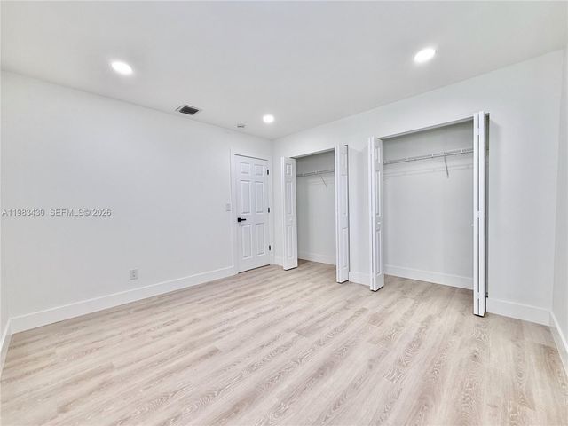 404 Sandtree Dr, Palm Beach Gardens, FL 33403