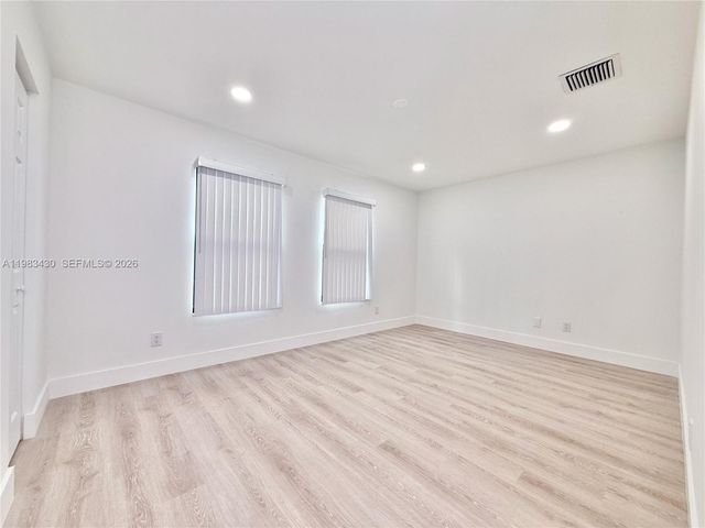 404 Sandtree Dr, Palm Beach Gardens, FL 33403