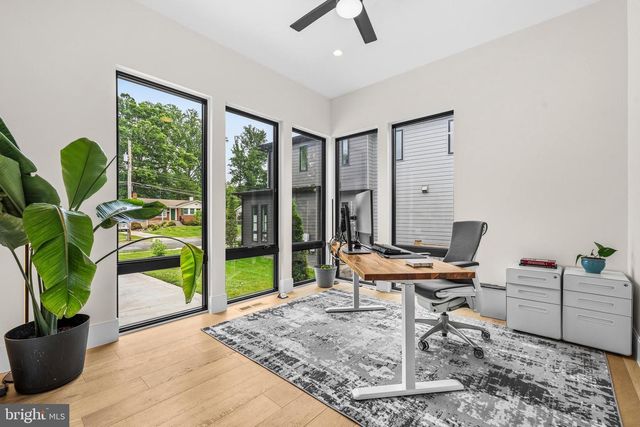909 MYERS CIR SW, Vienna, VA 22180