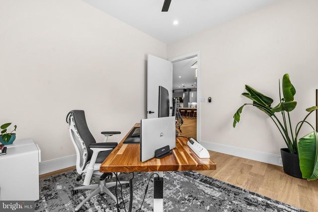 909 MYERS CIR SW, Vienna, VA 22180