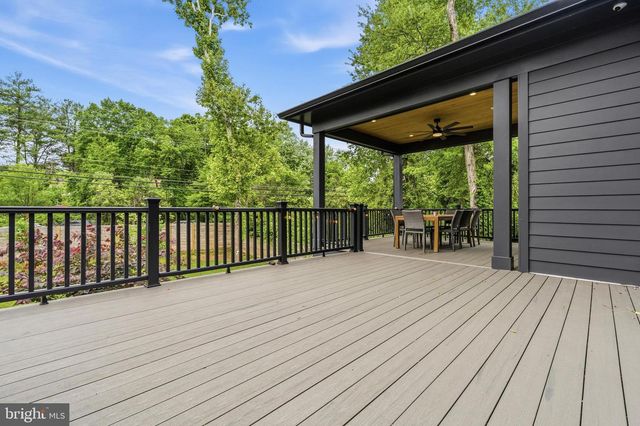 909 MYERS CIR SW, Vienna, VA 22180