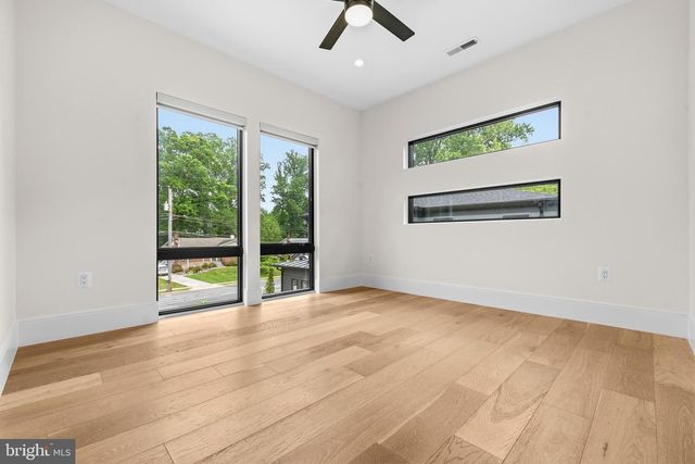 909 MYERS CIR SW, Vienna, VA 22180
