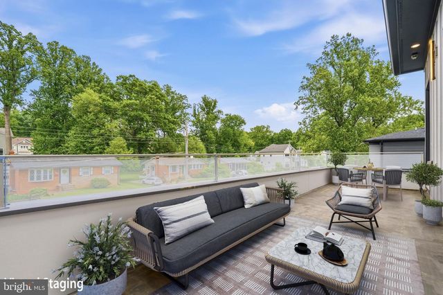 909 MYERS CIR SW, Vienna, VA 22180