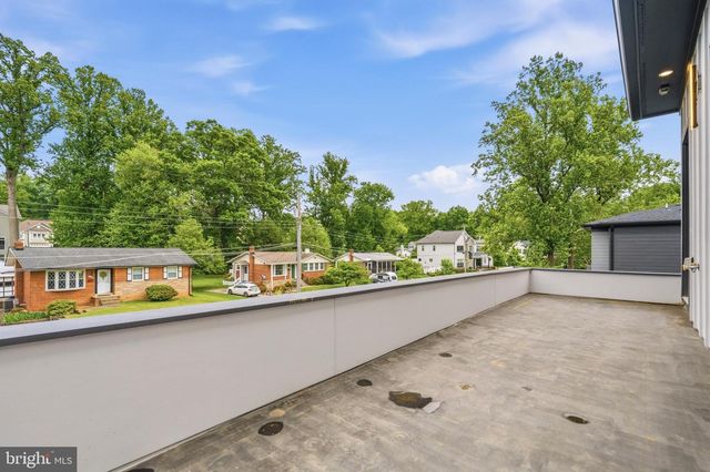 909 MYERS CIR SW, Vienna, VA 22180