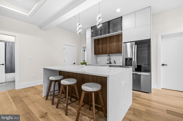 909 MYERS CIR SW, Vienna, VA 22180