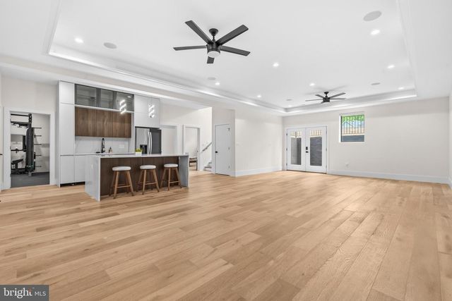 909 MYERS CIR SW, Vienna, VA 22180