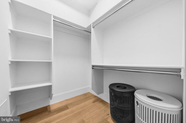 909 MYERS CIR SW, Vienna, VA 22180