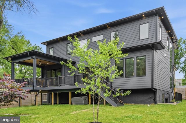 909 MYERS CIR SW, Vienna, VA 22180