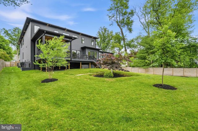 909 MYERS CIR SW, Vienna, VA 22180