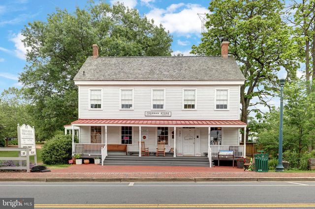 909 MYERS CIR SW, Vienna, VA 22180