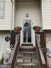 21 E ELM ST, Lebanon, PA 17042