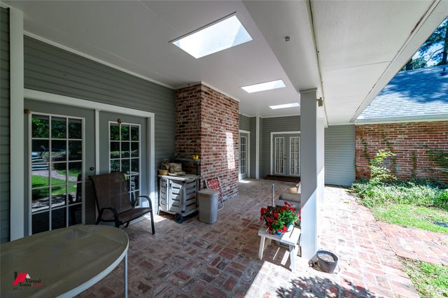 9855 Holamy Lane, Shreveport, LA 71106