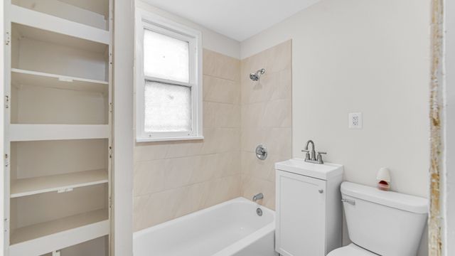 1114 N Waller Avenue, Chicago, IL 60651
