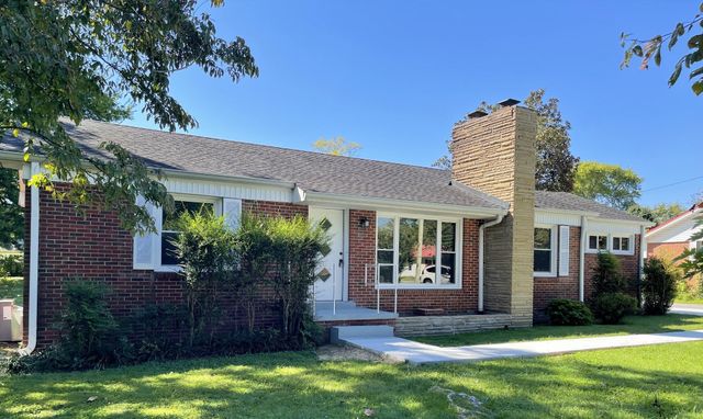 1209 Bel Aire Dr, Tullahoma, TN 37388