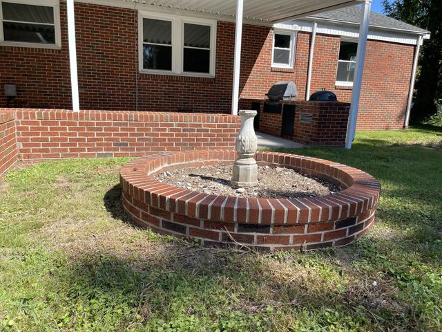 1209 Bel Aire Dr, Tullahoma, TN 37388