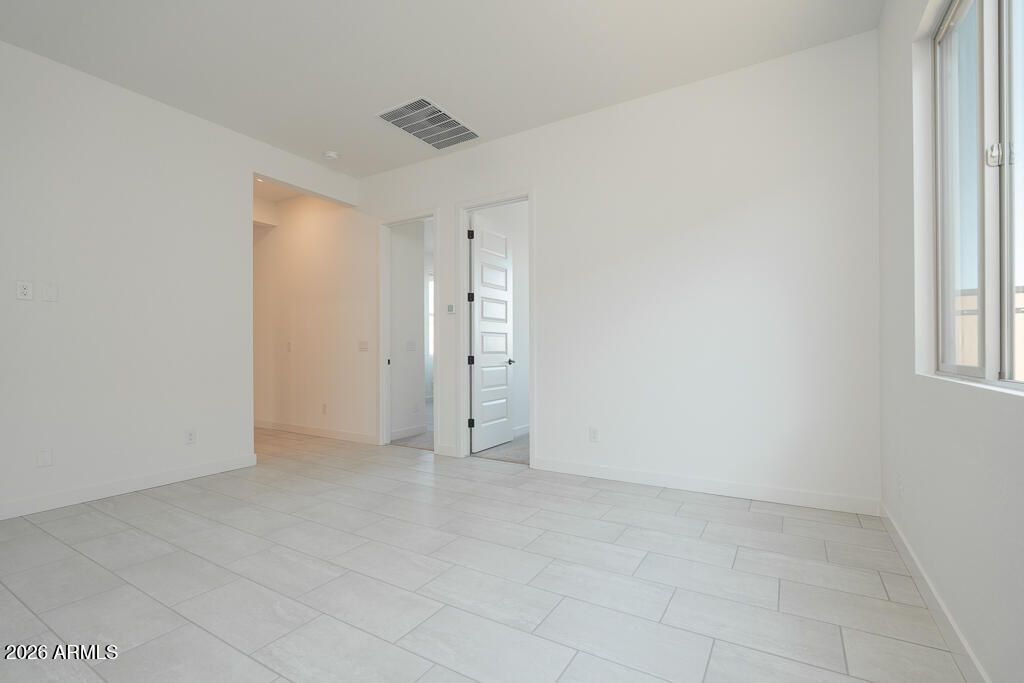 Image 5 of property listing at 2589 E ALFONSO Drive, San Tan Valley, AZ 85140