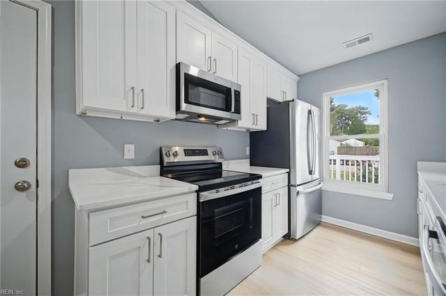 1518 Snowbird CT, Virginia Beach, VA 23454