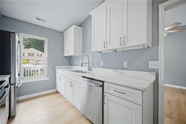 1518 Snowbird CT, Virginia Beach, VA 23454