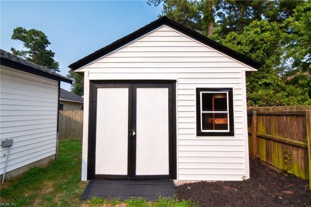 1518 Snowbird CT, Virginia Beach, VA 23454
