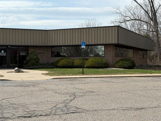 5040 Villa Linde Parkway, Flint Charter Township, MI 48532
