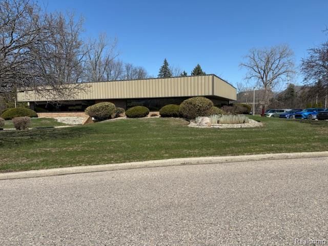 5040 Villa Linde Parkway, Flint Charter Township, MI 48532