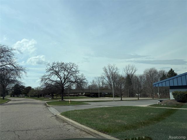 5040 Villa Linde Parkway, Flint Charter Township, MI 48532