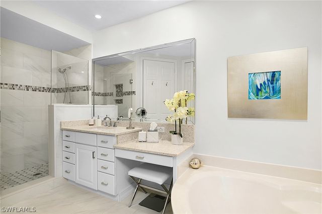 3099 Lancaster DR 7-701, Naples, FL 34105