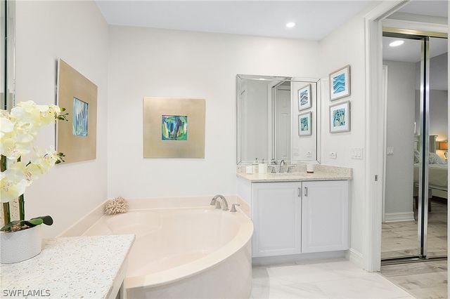 3099 Lancaster DR 7-701, Naples, FL 34105