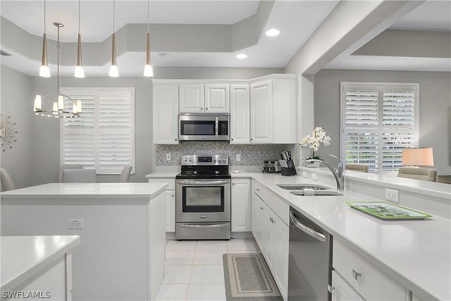 3099 Lancaster DR 7-701, Naples, FL 34105