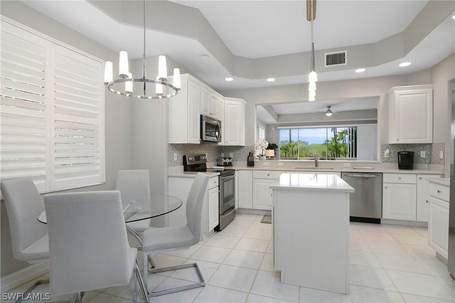 3099 Lancaster DR 7-701, Naples, FL 34105