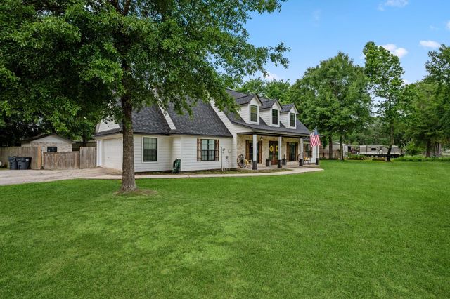 18 E Old Field Drive, Huffman, TX 77336